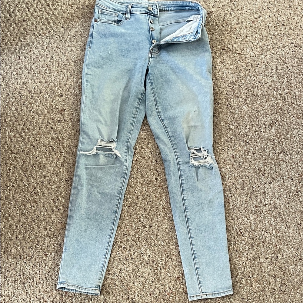 Old Navy Women's Light Blue Straight Leg Jeans - Picture 4 of 4